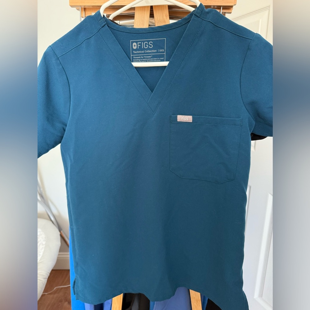 Figs Teal V-Neck Scrub Top